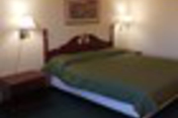 Room 35 of 144