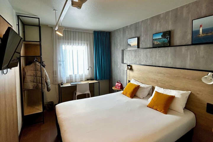 Room 15 of 80