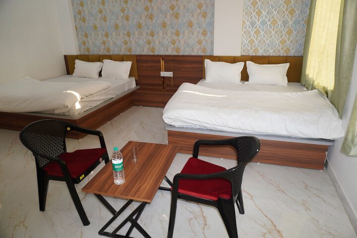 Room 16 of 34