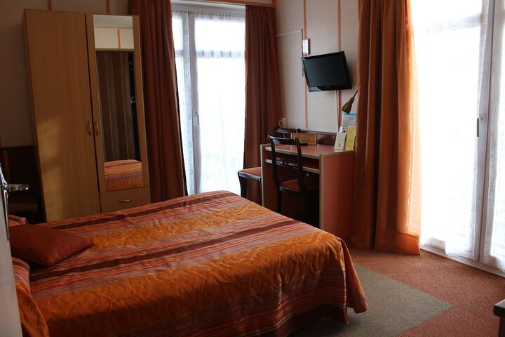 Room 3 of 35