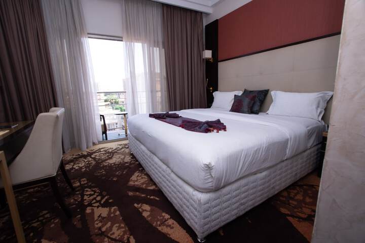 Room 9 of 50