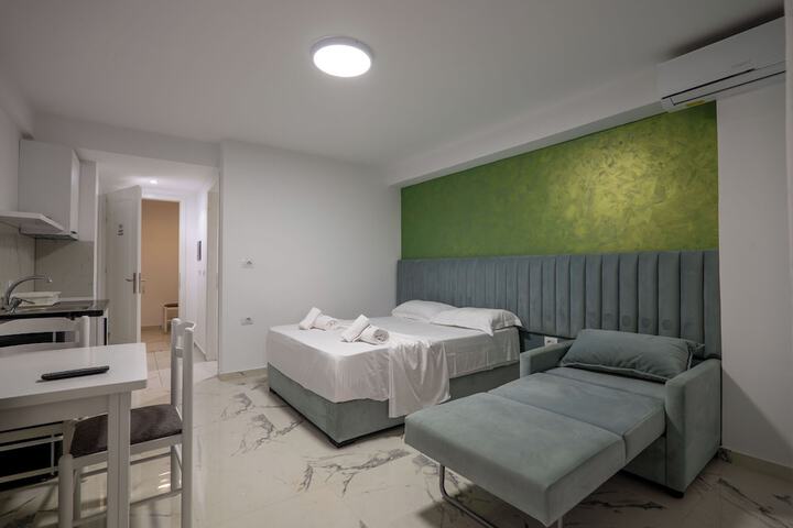 Room 33 of 131