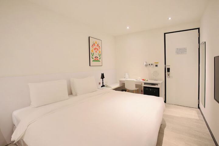 Room 43 of 51