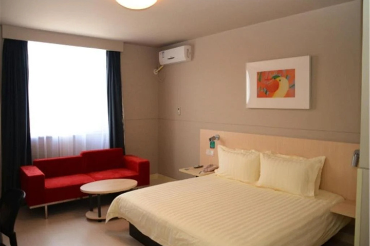 Room 2 of 13