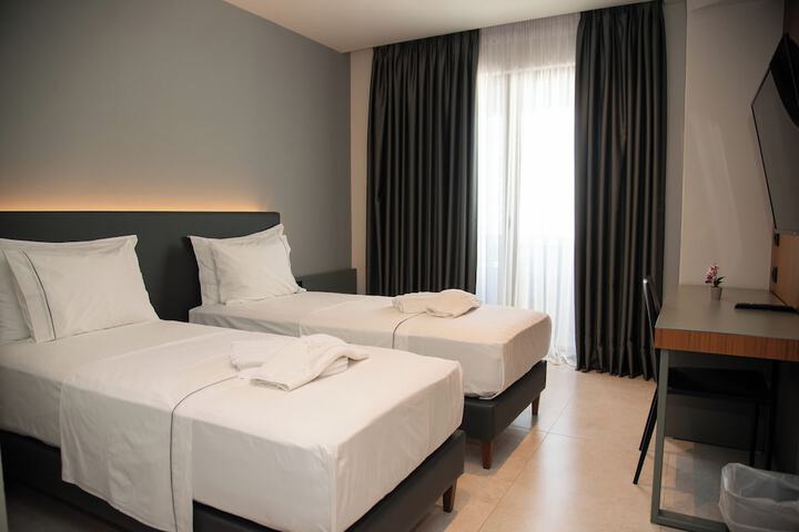 Room 30 of 207