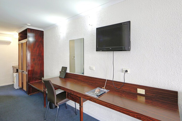 Room 35 of 65