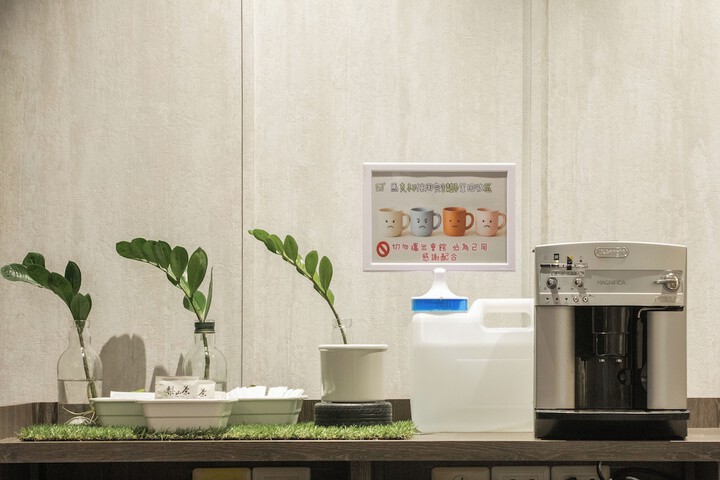 Dining 30 of 44