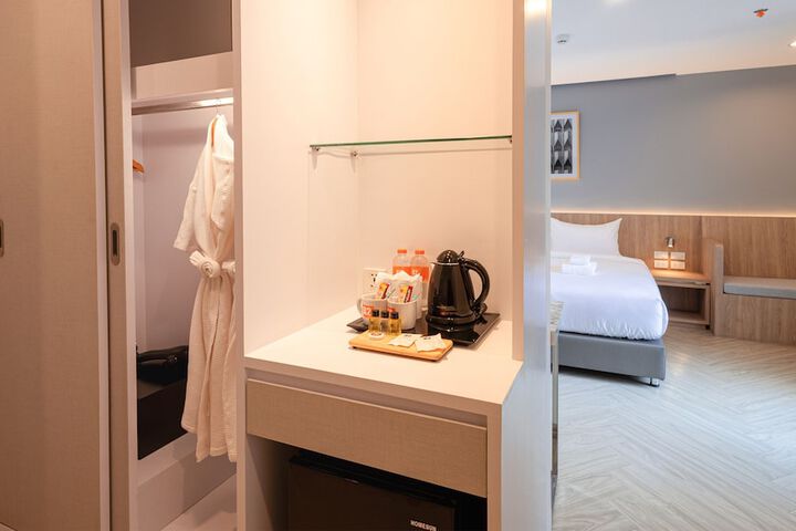 Room 53 of 75