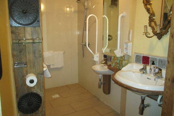 Clean Restrooms