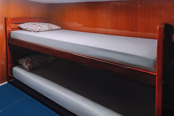 Room 5 of 18