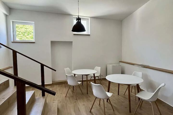 Room 9 of 30