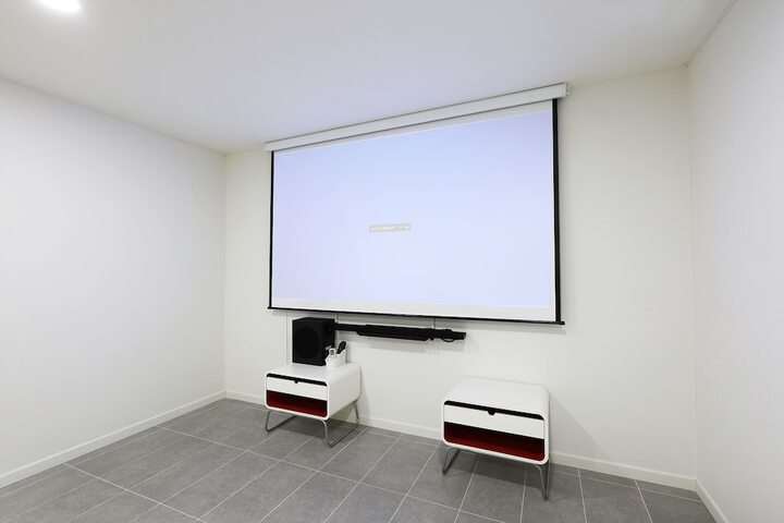 Room 28 of 49