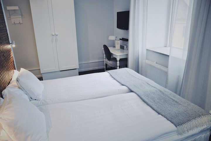 Room 7 of 70