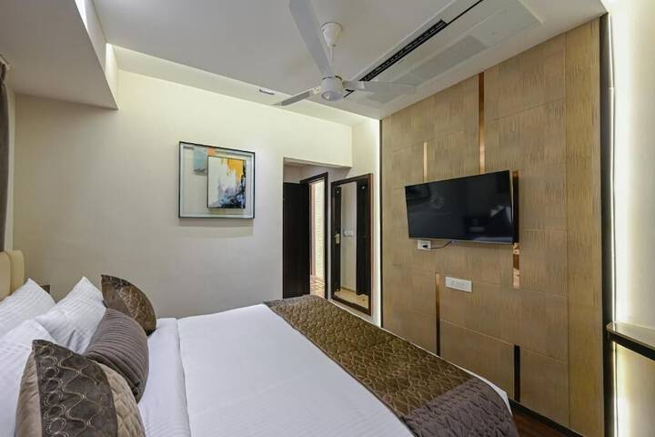 Room 8 of 27