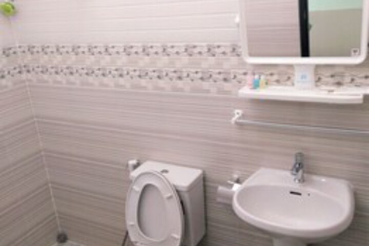 Room 5 of 23