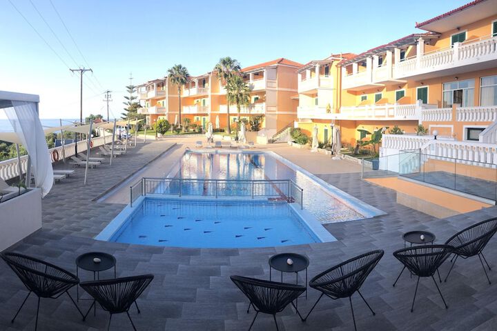 Pool 39 of 105