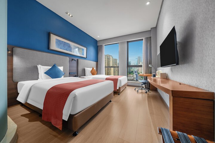 Room 19 of 73