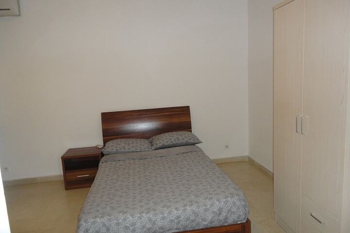 Room 3 of 20