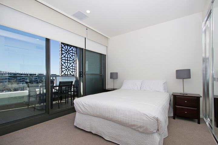 Room 4 of 74