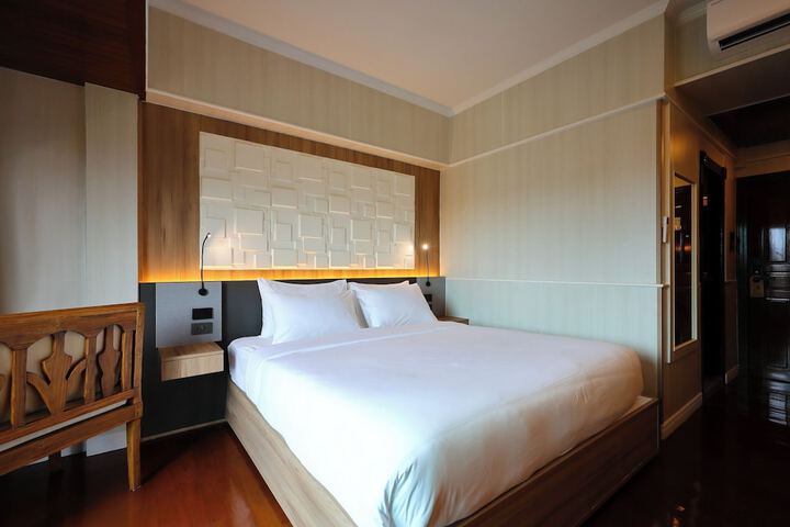 Room 48 of 86