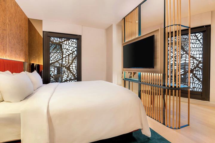 Room 51 of 219