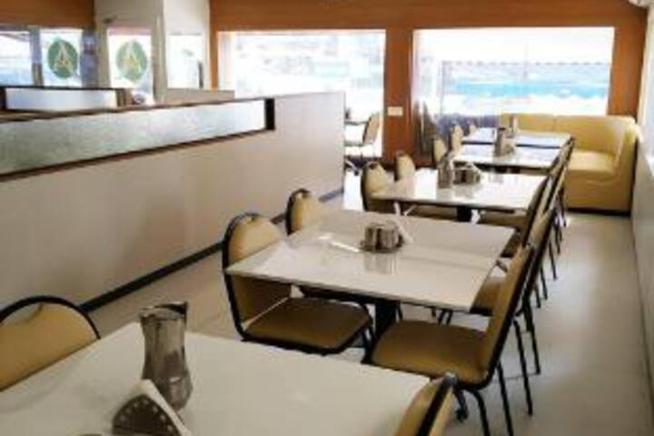 Hotel Samrat