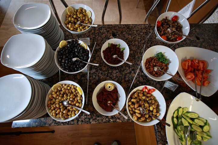 Dining 42 of 54