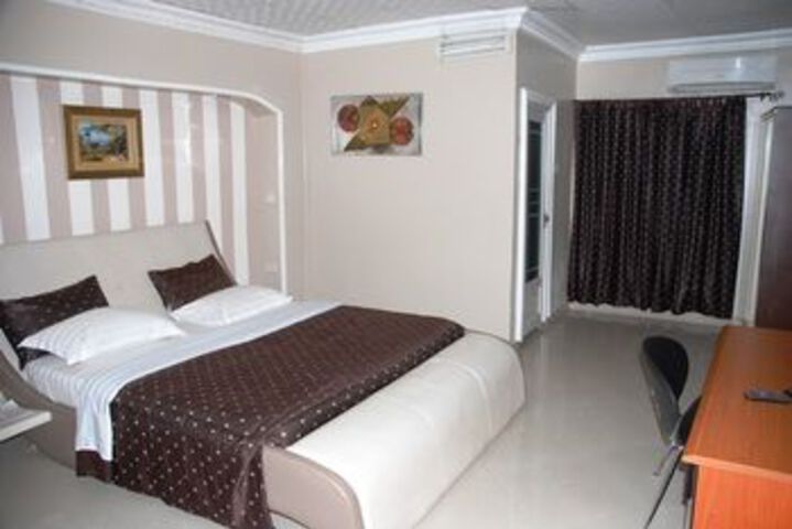 Room 8 of 21