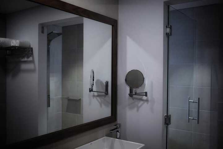 Room 32 of 50