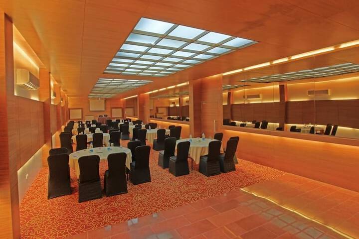 Ballroom/Hall 57 of 59