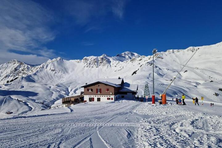 Photo of Hotel Le Chaudron Ski in Ski Out