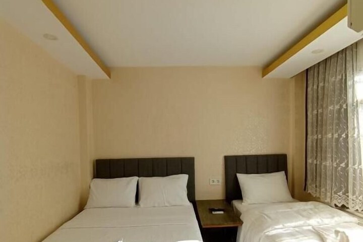 Room 8 of 30