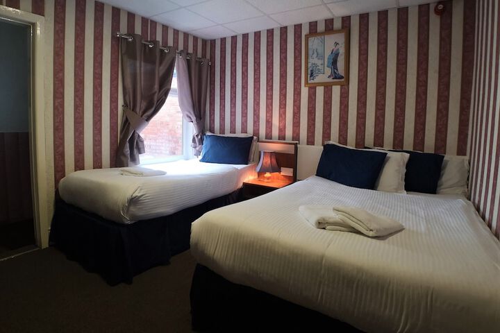 Room 32 of 102