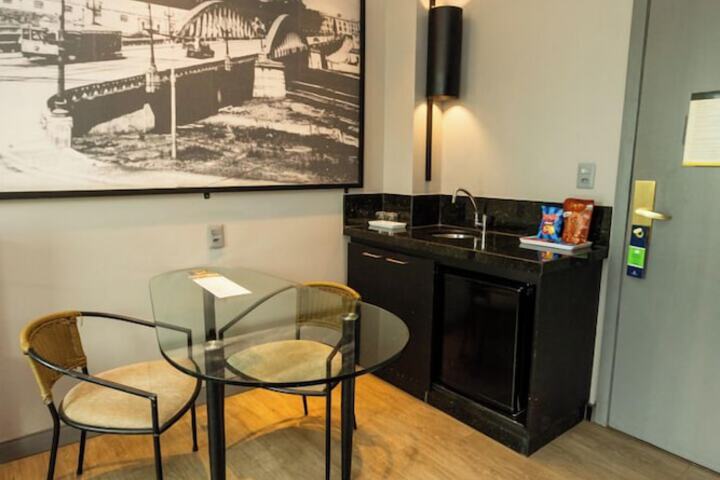 Room 43 of 174