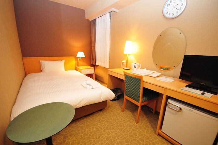 Room 9 of 50