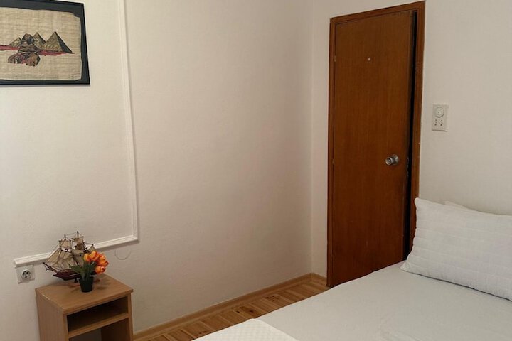 Room 8 of 44