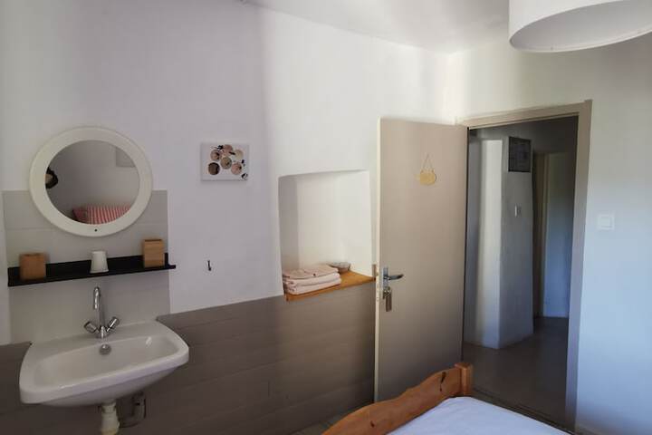 Room 37 of 124