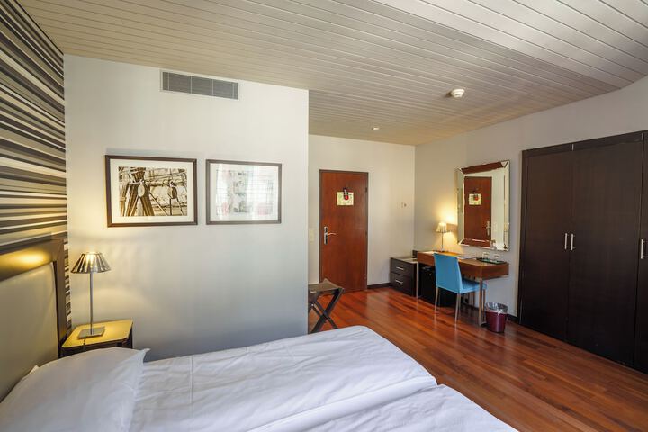 Room 5 of 67