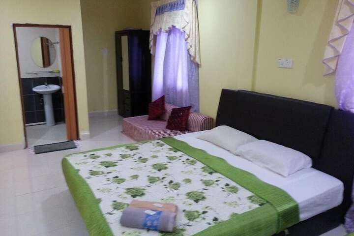 Room 9 of 26
