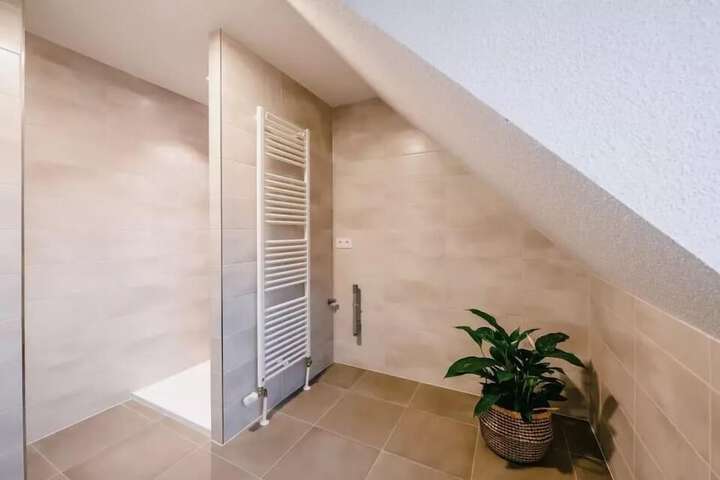 Room 129 of 149