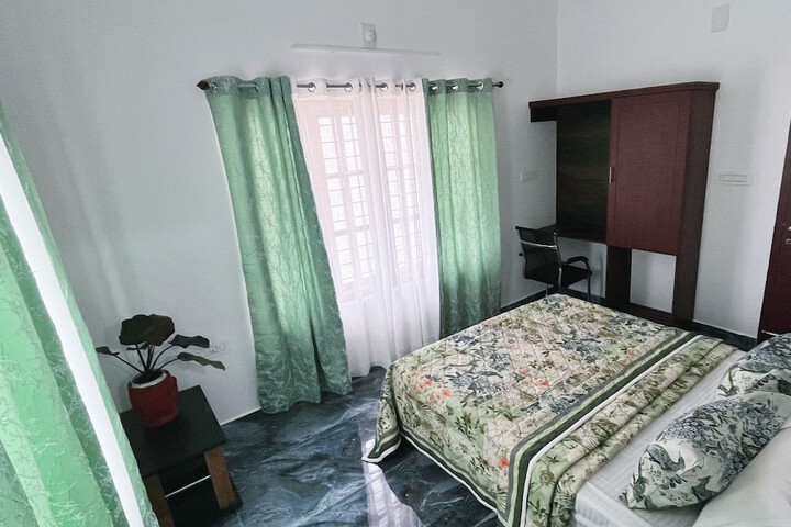 Room 6 of 55