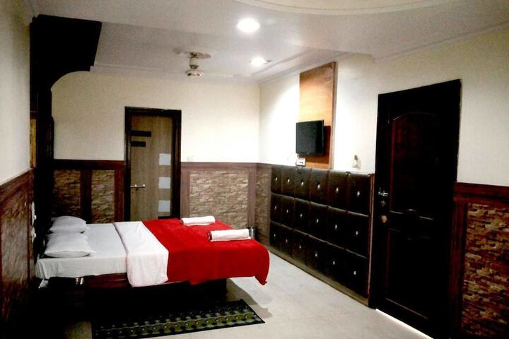 Room 6 of 22