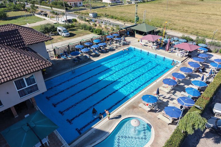 Pool 18 of 22