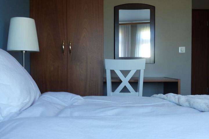 Room 2 of 29