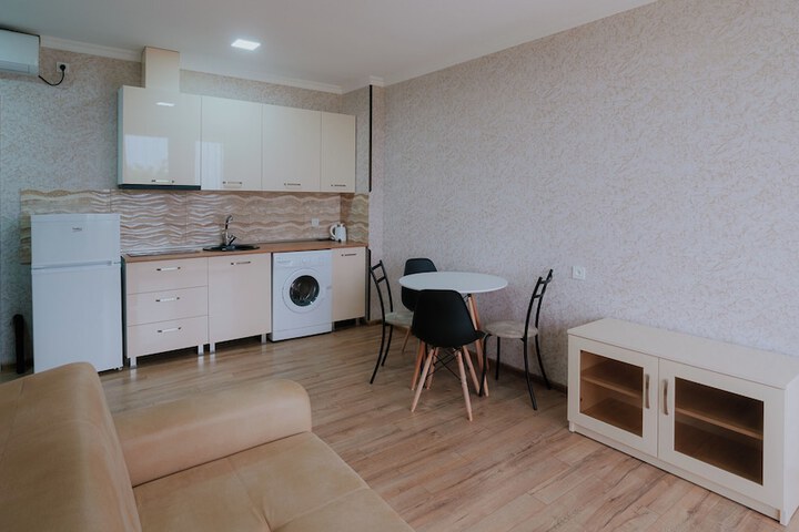 Room 12 of 28