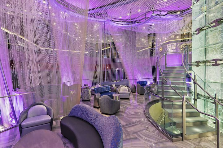 Lounge 140 of 159