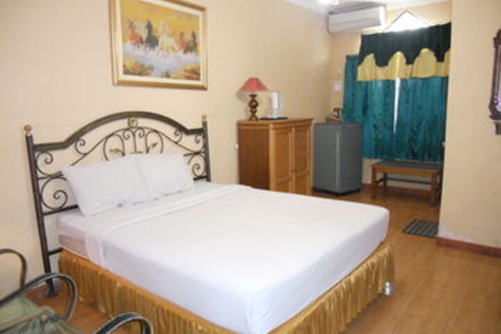 Room 2 of 9
