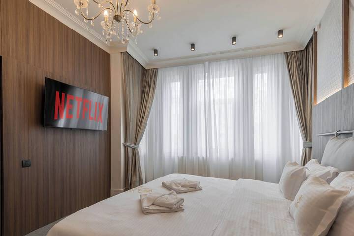 Room 153 of 208