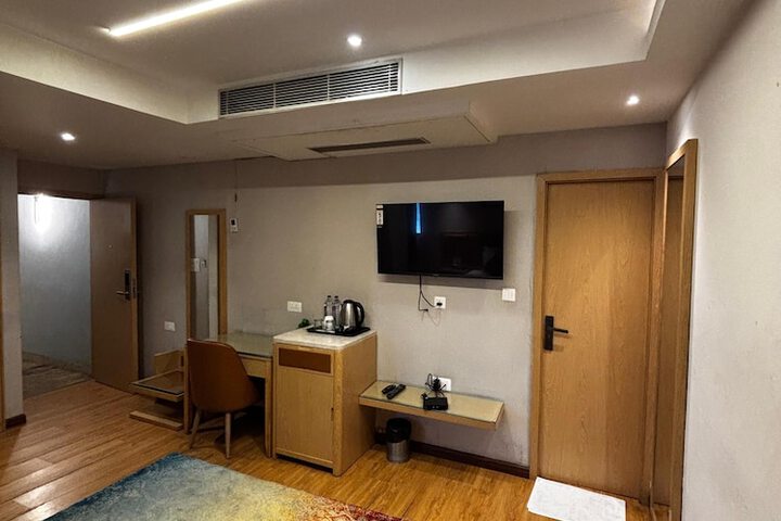 Room 18 of 57