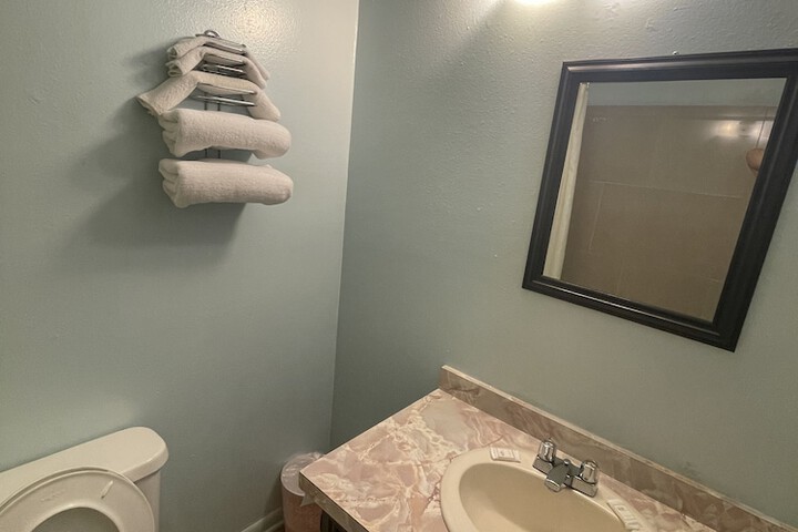 Room 8 of 19